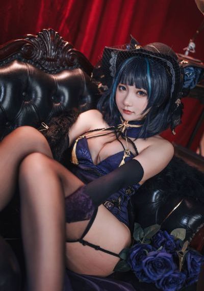 美女脱得一干二净