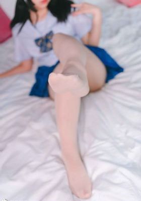 少妇老师勾引我做爰电影