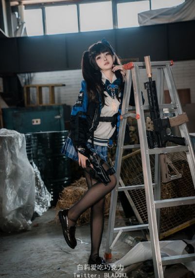 图书馆的她动漫