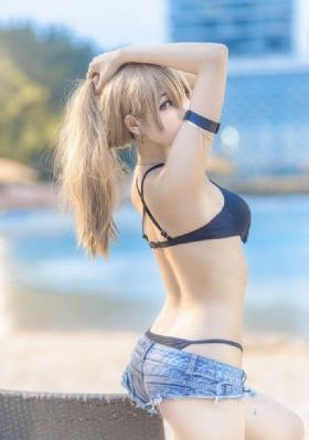 边吃奶边弄进去呻吟动视频