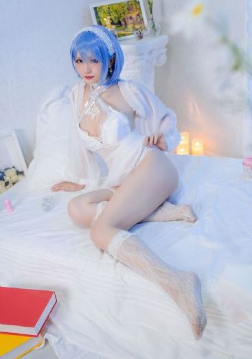 大胸年轻继母