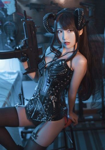 25岁女子高中生